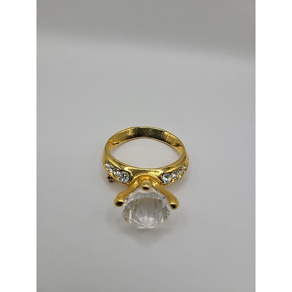 Vintage Brooch Pin Ring Shape Gold Tone Crystals Jewelry Costume - Picture 10 of 10